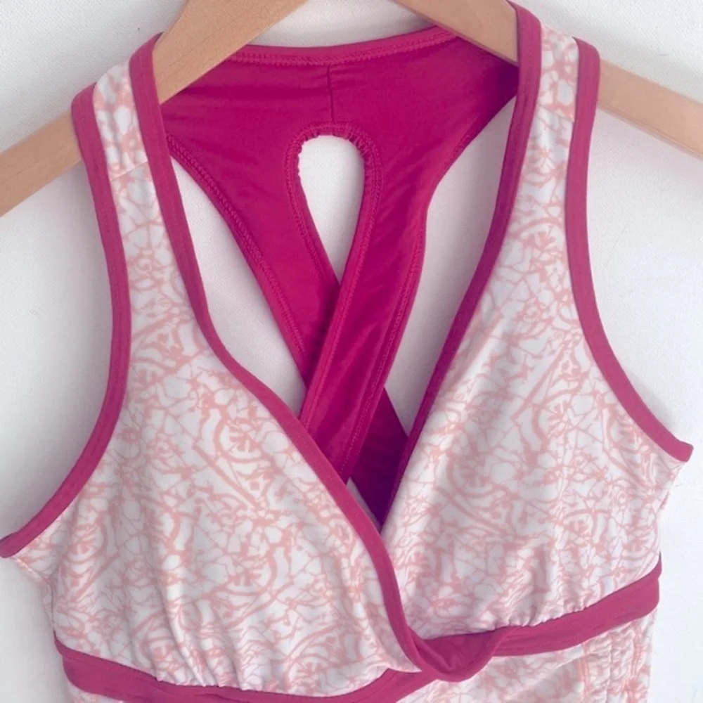 Lucy tie side scrunched Raspberry & White‎  Tankini, Size M